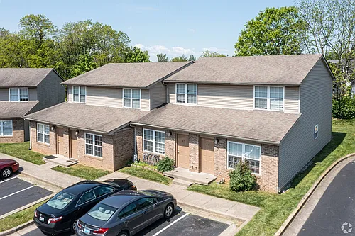 1100 Horsemans Ln Photo 1