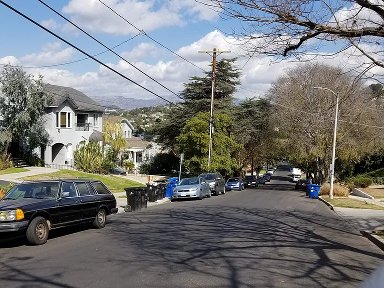 1326 Edgecliffe Dr #1 — Photo 16