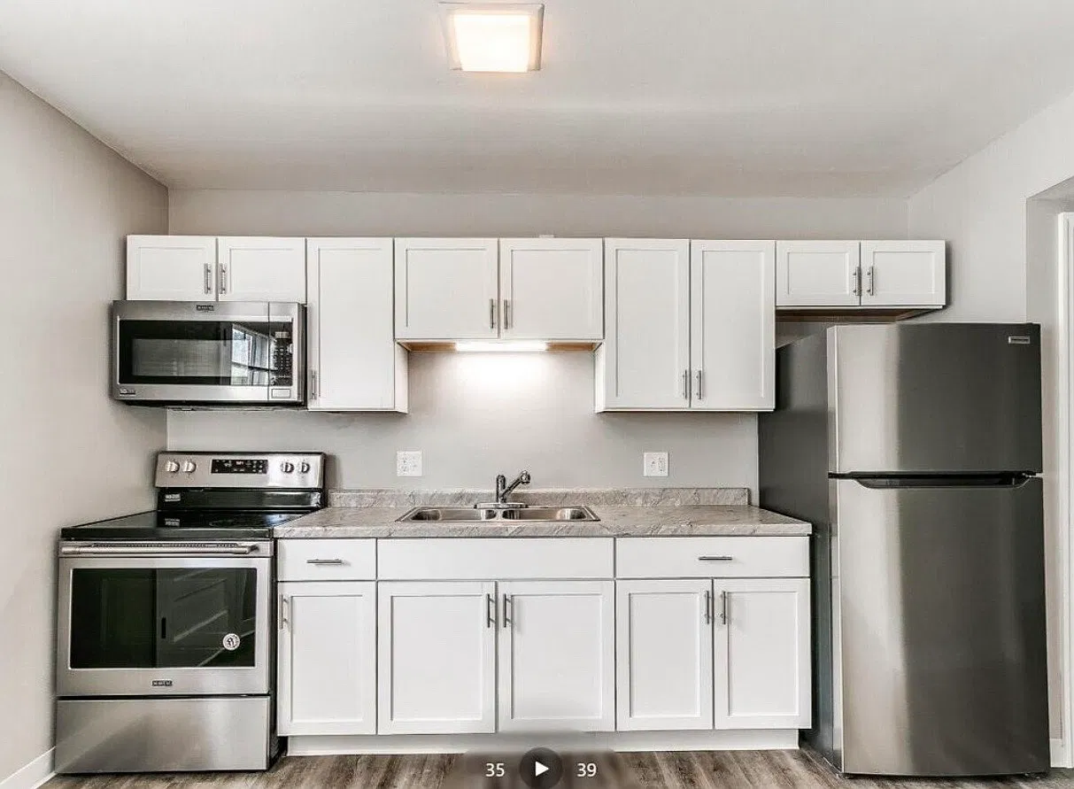 2 bed, 1.5 bath, 900 sqft, $950 — Photo 1