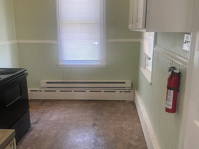 420 Maple St — Photo 3