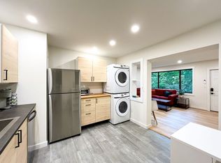 709 Nelson Dr #B, Charlottesville, VA