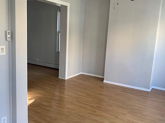 4th image of 2720 Creston Ave #1