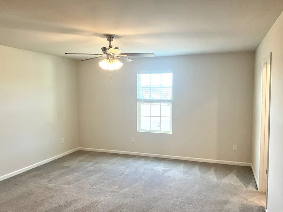 1st image of 129 Hazelnut Way #1