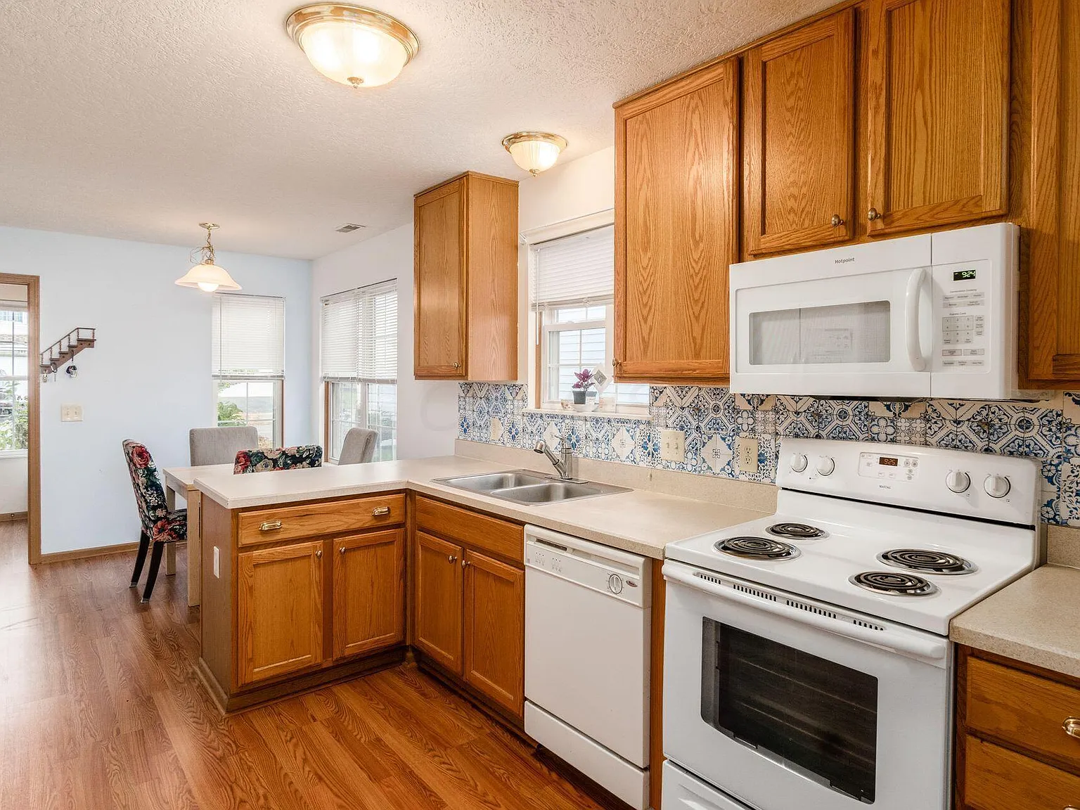 3 bed, 1193 sqft, $1,999 — Photo 4
