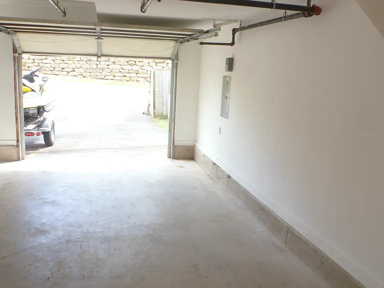 Canyon Rd — Photo 24
