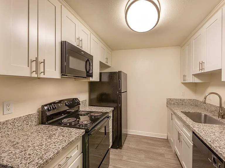 Elan Scripps Terrace — Photo 12