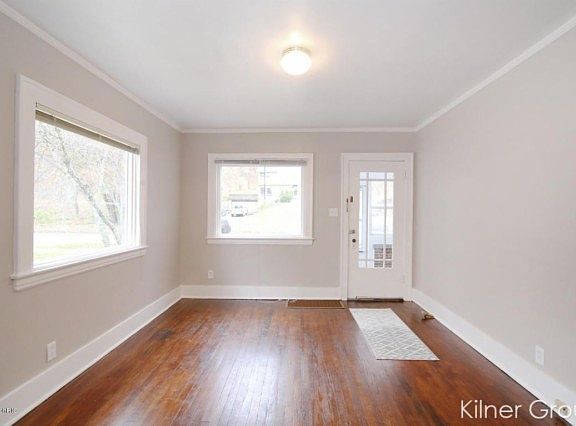 5th image of 804 Valley Ave NW