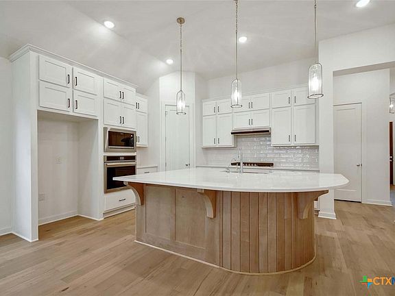 4th image of 2824 Maximilian Ln
