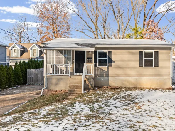 835 N Forest Ave, Saint Louis, MO 63119