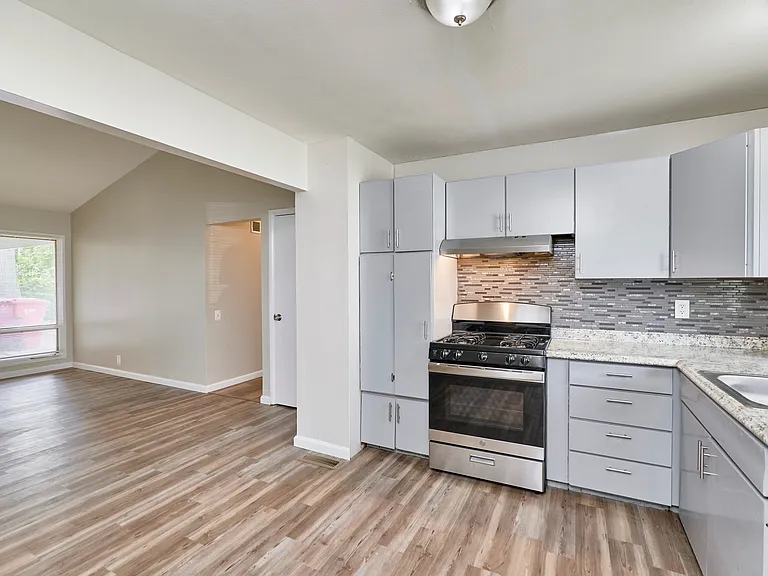 1495 Tremont Dr — Photo 17
