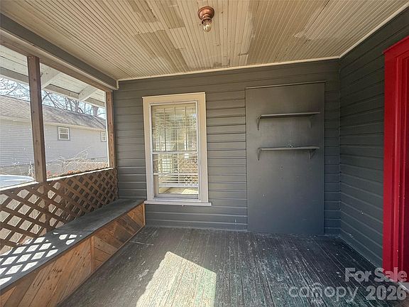 4th image of 25 Craig Cir