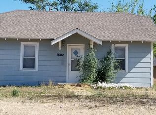 1602 W 7th St, Plainview, TX 79072