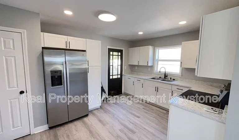 1122 Stock St — Photo 5