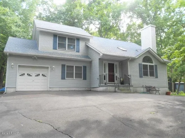 100 Pine Pl, Hawley, PA 18428