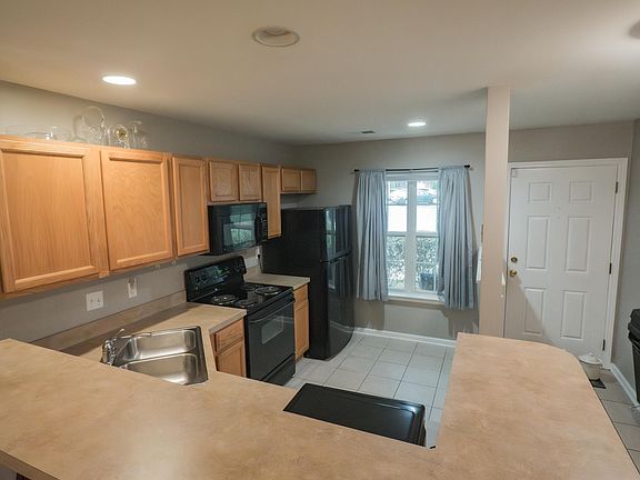 4th image of 7919 Shadow Oak Dr