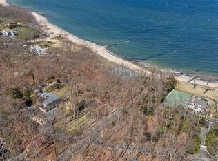31 Oakwood Dr, Lloyd Harbor, NY 11743
