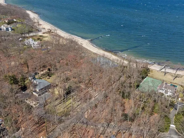 31 Oakwood Drive, Lloyd Neck, NY 11743