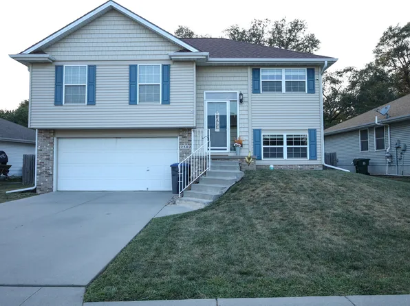 2502 S 16th St, Council Bluffs, IA 51501