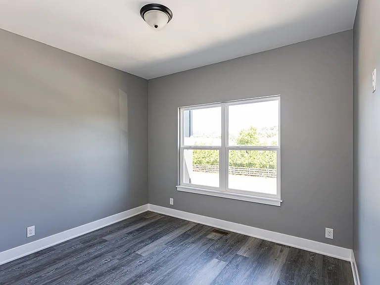 1800 Victory Ln — Photo 9