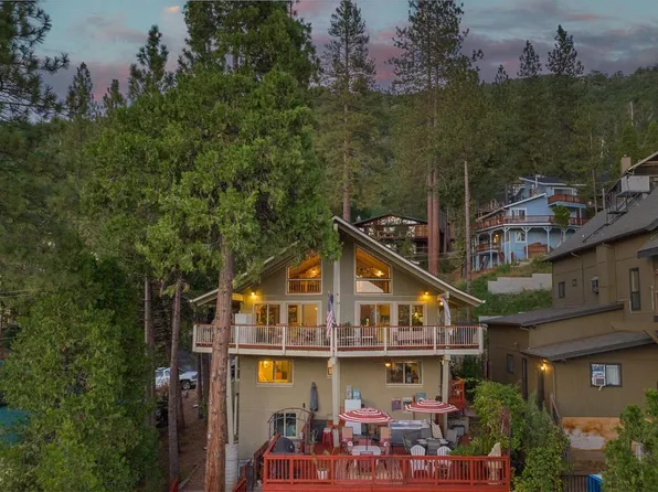 37724 Shoreline Dr, Bass Lake, CA 93604