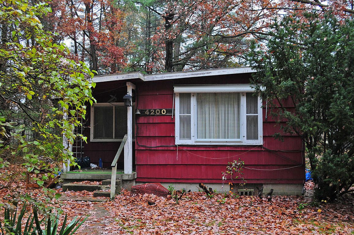 4208 E Pontaluna Rd, Fruitport, MI 49415 Zillow