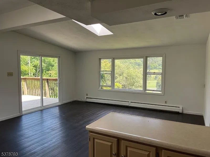 3 bed, 2.0 bath, $2,850 — Photo 2