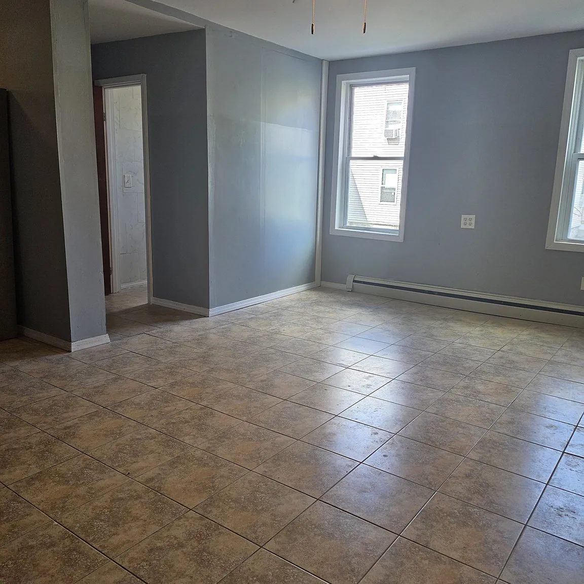 4 bed, 1.5 bath, 1200 sqft, $3,000 — Photo 2