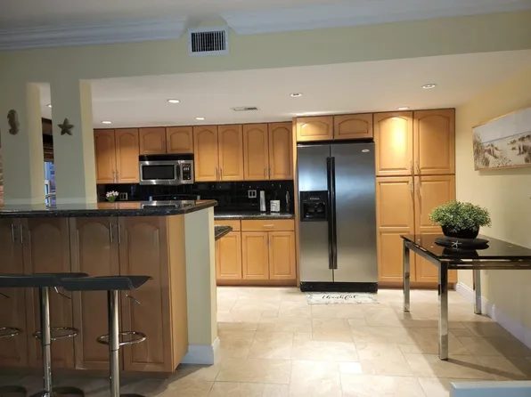 2900 NE 30th St, Fort Lauderdale, FL 33306