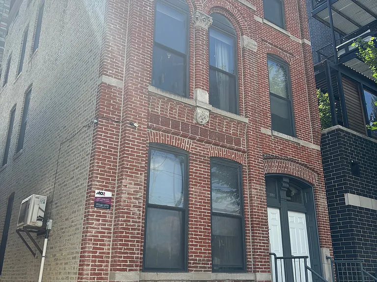1151 W Erie St #3R — Photo 9