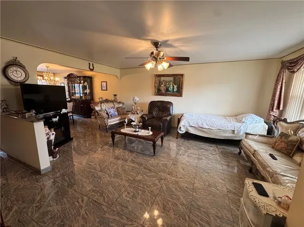 1992 West 13th Street image 7 of 23