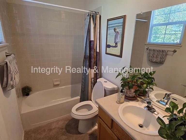 1261 Carlyle Park Cir — Photo 16