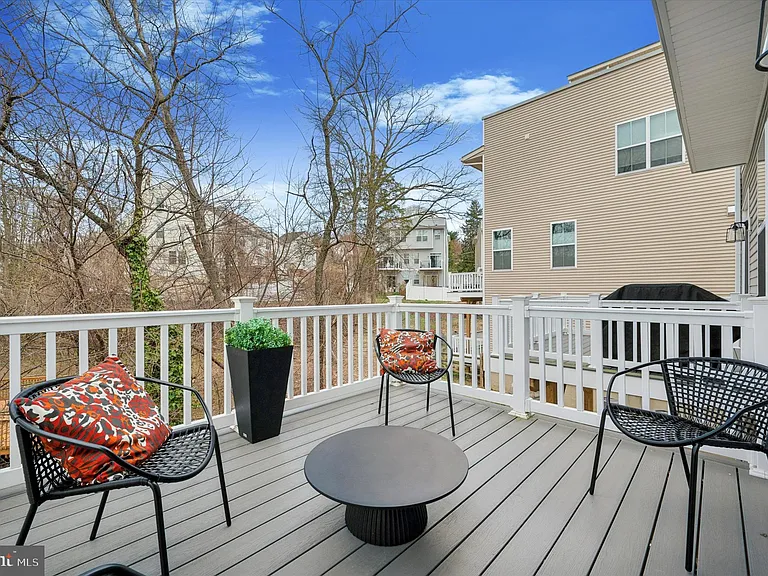 6715 Cinnaminson Ct — Photo 14
