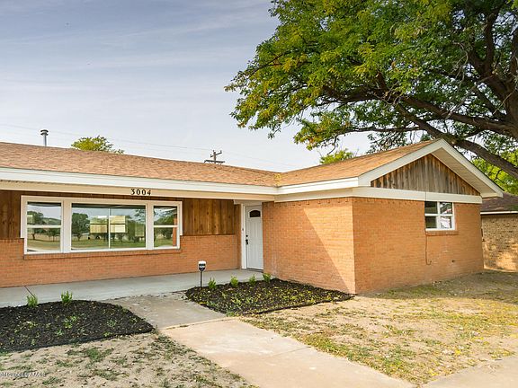 2nd image of 3004 4th Ave