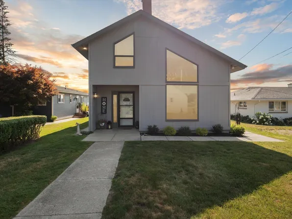 51174 N Shore Dr, Elkhart, IN 46514