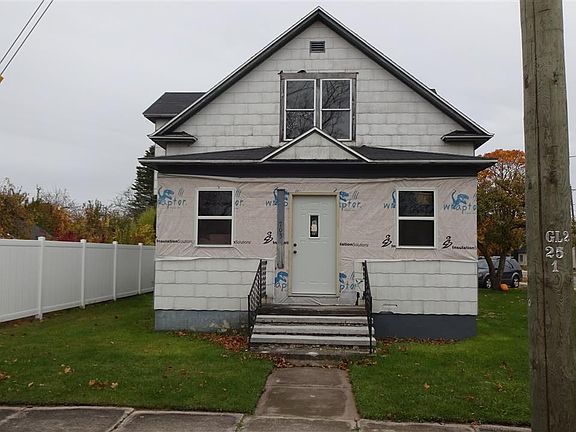 2nd image of 703 Oak St