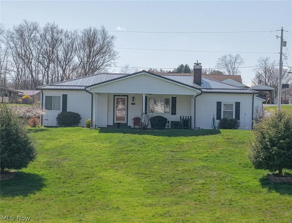 1205 Willow Ln photo 1