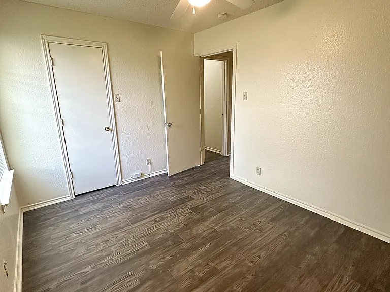 721 Avenue A #6 — Photo 9