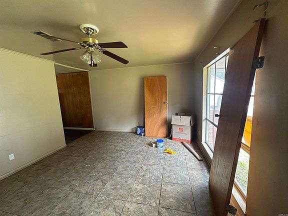 4th image of 7808 Moore Dr