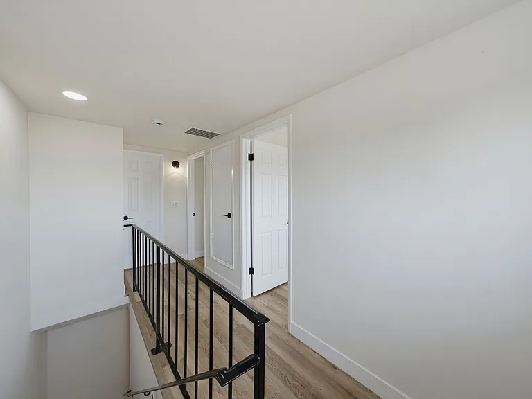 20368 Flora Ln — Photo 14