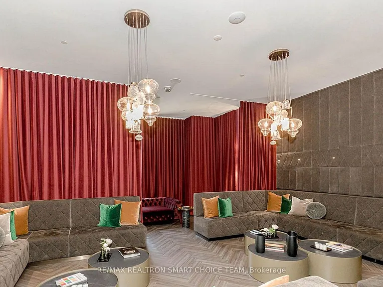 11 Yorkville Ave #5002 — Photo 45