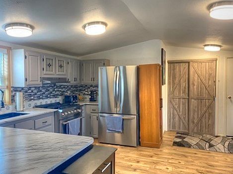 2nd image of 4548 Parent St