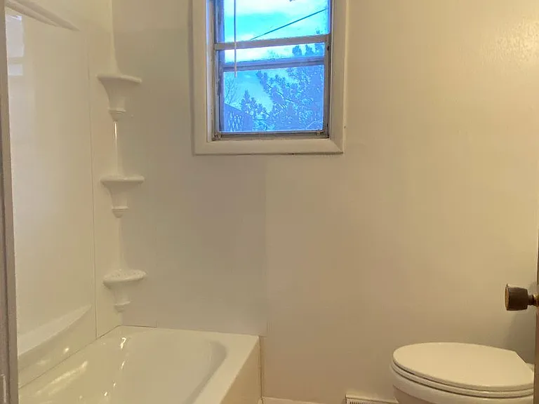311 Everett St — Photo 8