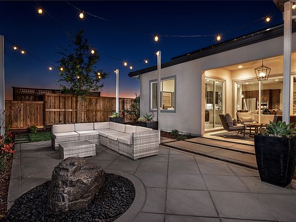 Kiper_SkyeAtRiverIslands_Res1-Patio2-7831b-4500