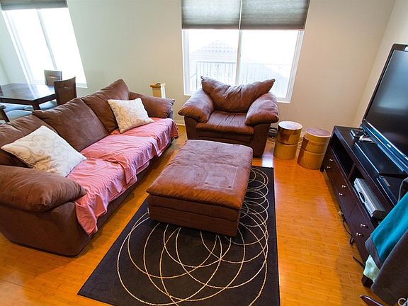 3rd image of 1027 Newport Ave APT 204