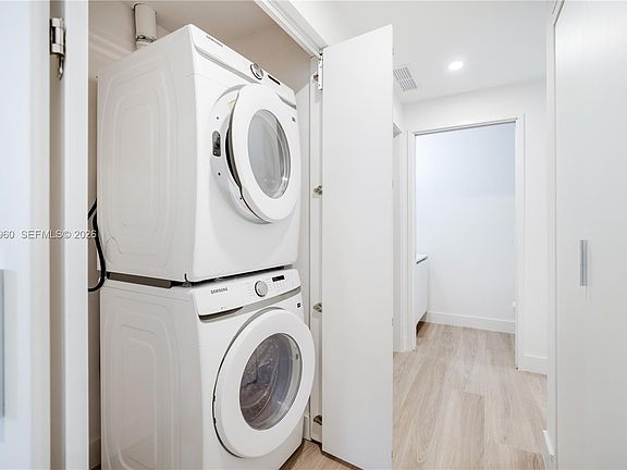 3rd image of 700 NE 24th St #1303