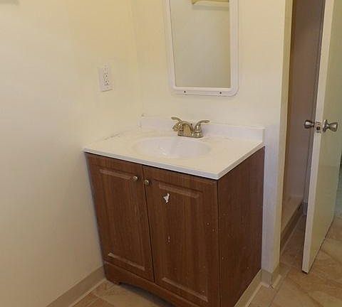 Bathroom - shower, no tub