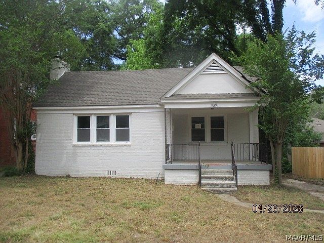 1st image of 939 E Edgemont Ave