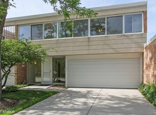 157 Wellington Rd, Northbrook, IL 60062