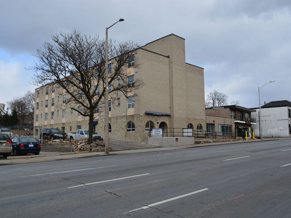 1st image of 570 King St W