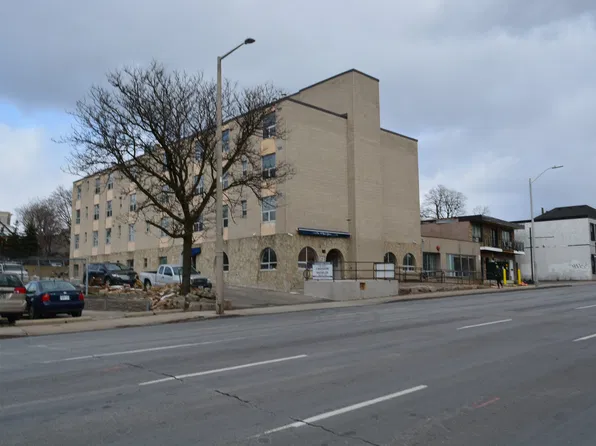 570 King St W, Hamilton, ON L8P 1C2